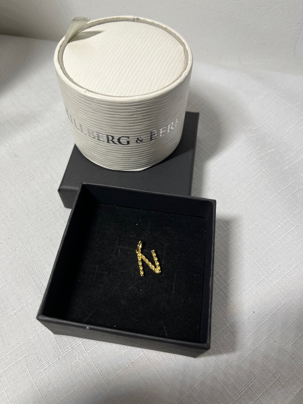 Hillberg & Berk Gold Rope Initial Letter N Charm Pendant. New. - Picture 3 of 4